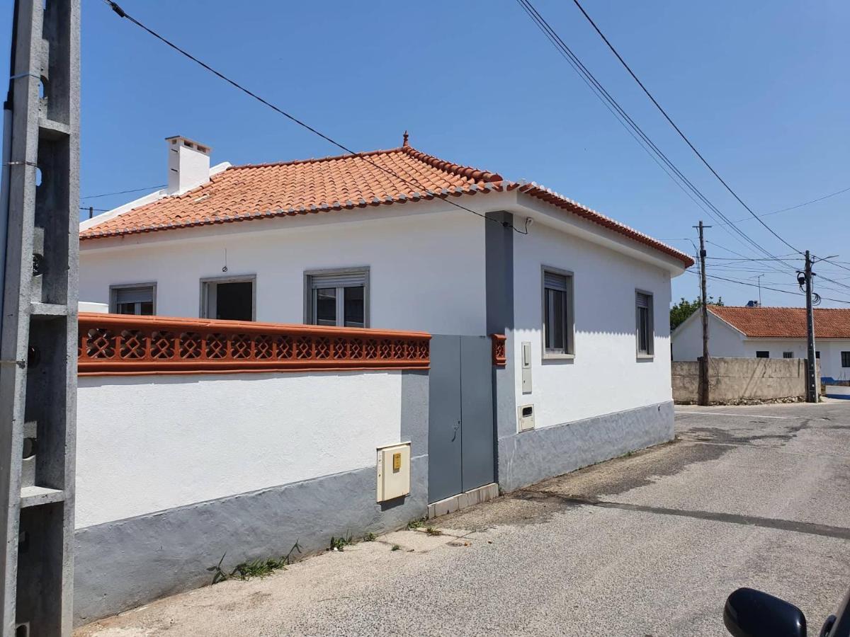 Casa da Avó Laurinda Valado de Frades Exterior foto